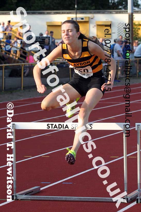 Hurdles, 2021 North East Grand Prix 5, Monkton, Wednesday, July 21st. Photo: David T. Hewitson/Sports for All Pics
